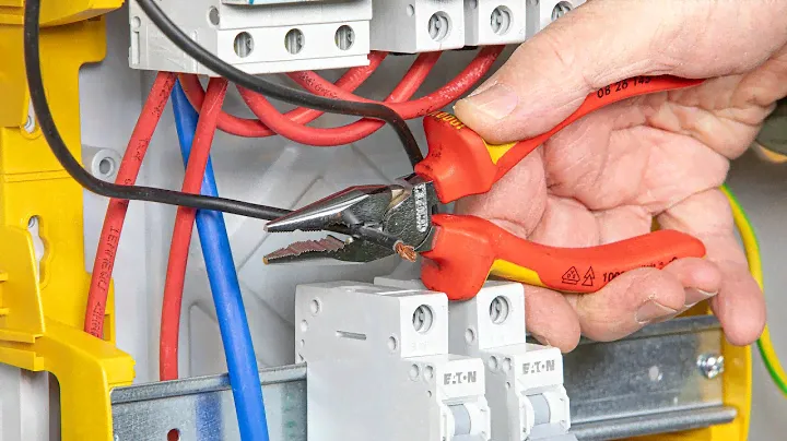 Szczypce uniwersalne KNIPEX 08 26 145 ze zwężonymi szczękami