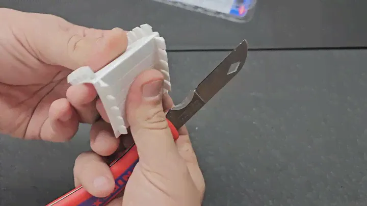 Cutit pliabil pentru electricieni, KNIPEX  16 20 50 SB
