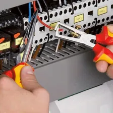Инструмент для зачистки проводов Knipex 11 06 160 57 x 19 x 160 mm Плоскогубцы для зачистки проводов