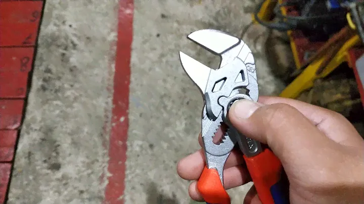 Разводной ключ knipex.